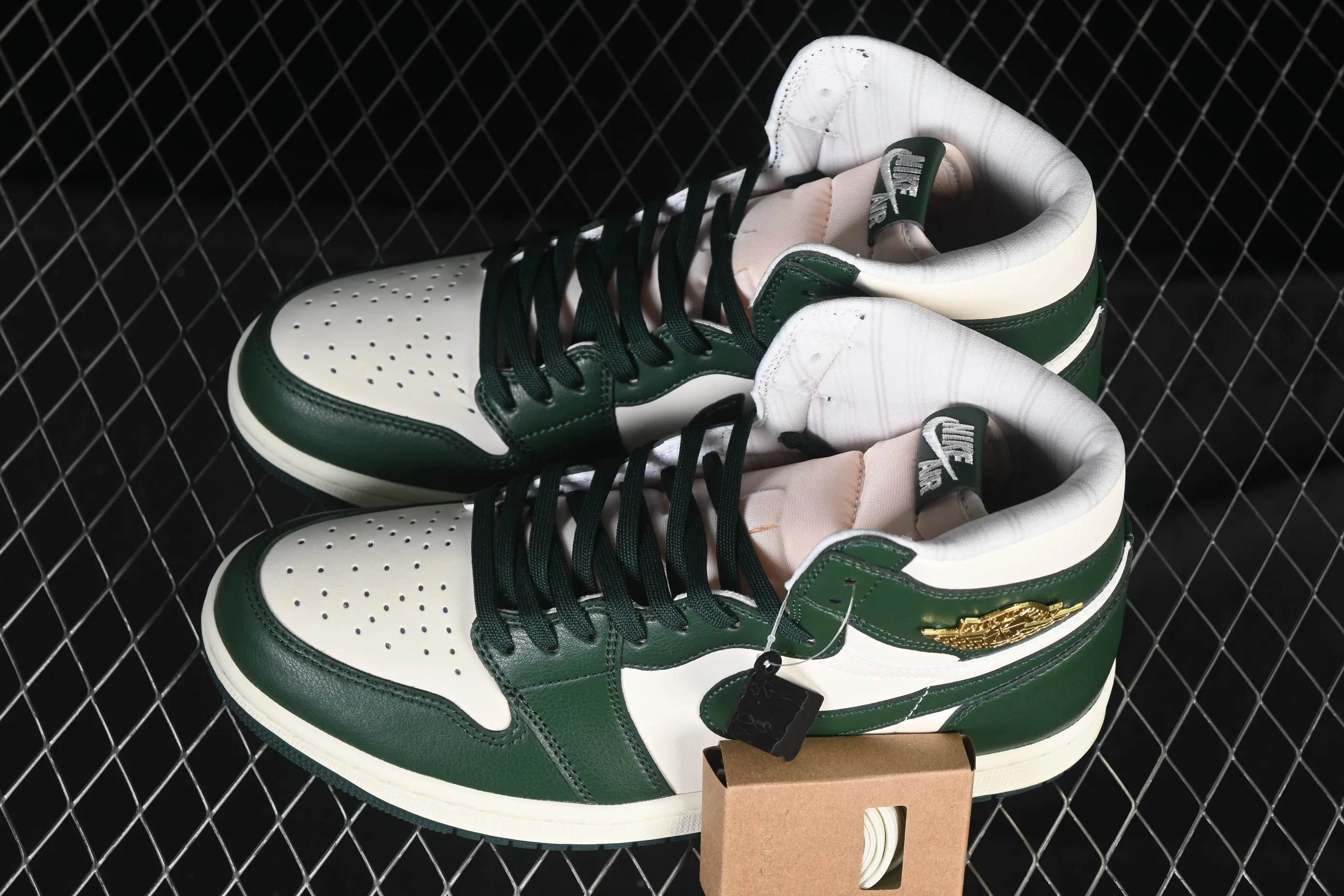 All categories Air Jordan Jordan series basketball shoes Air Jordan 1 High Air Jordan 1 High OG "Fir" AJ1 Joe 1 fir green high-top basketball shoes FD2596-101